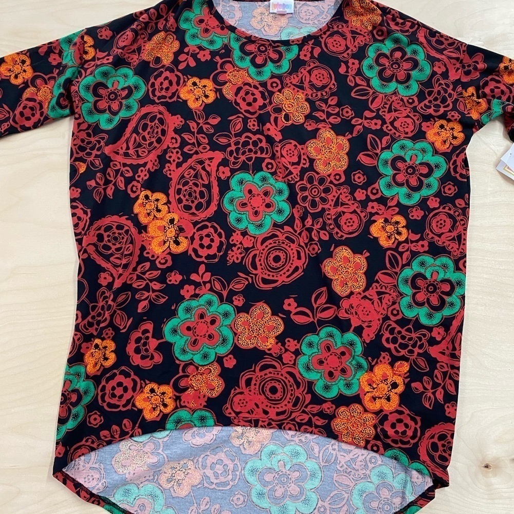 Lularoe Irma Blouse size small (CT)